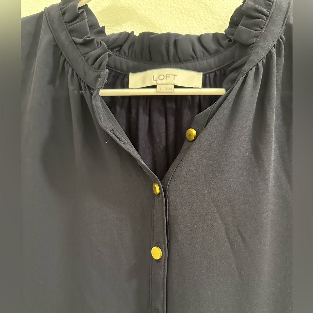 Ann Taylor Loft sleeveless blouse with gold buttons - Picture 4 of 4